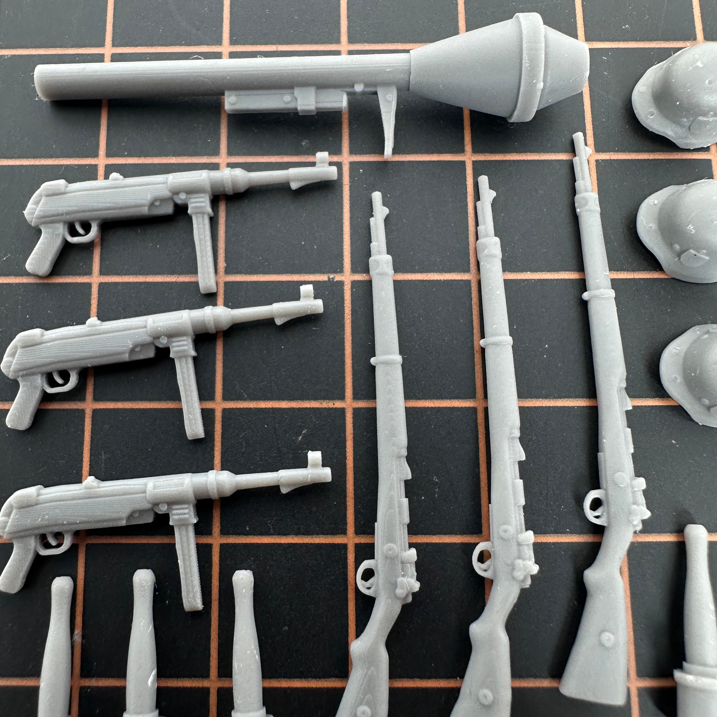 World War 2 Diorama Accessory 15 Piece Set