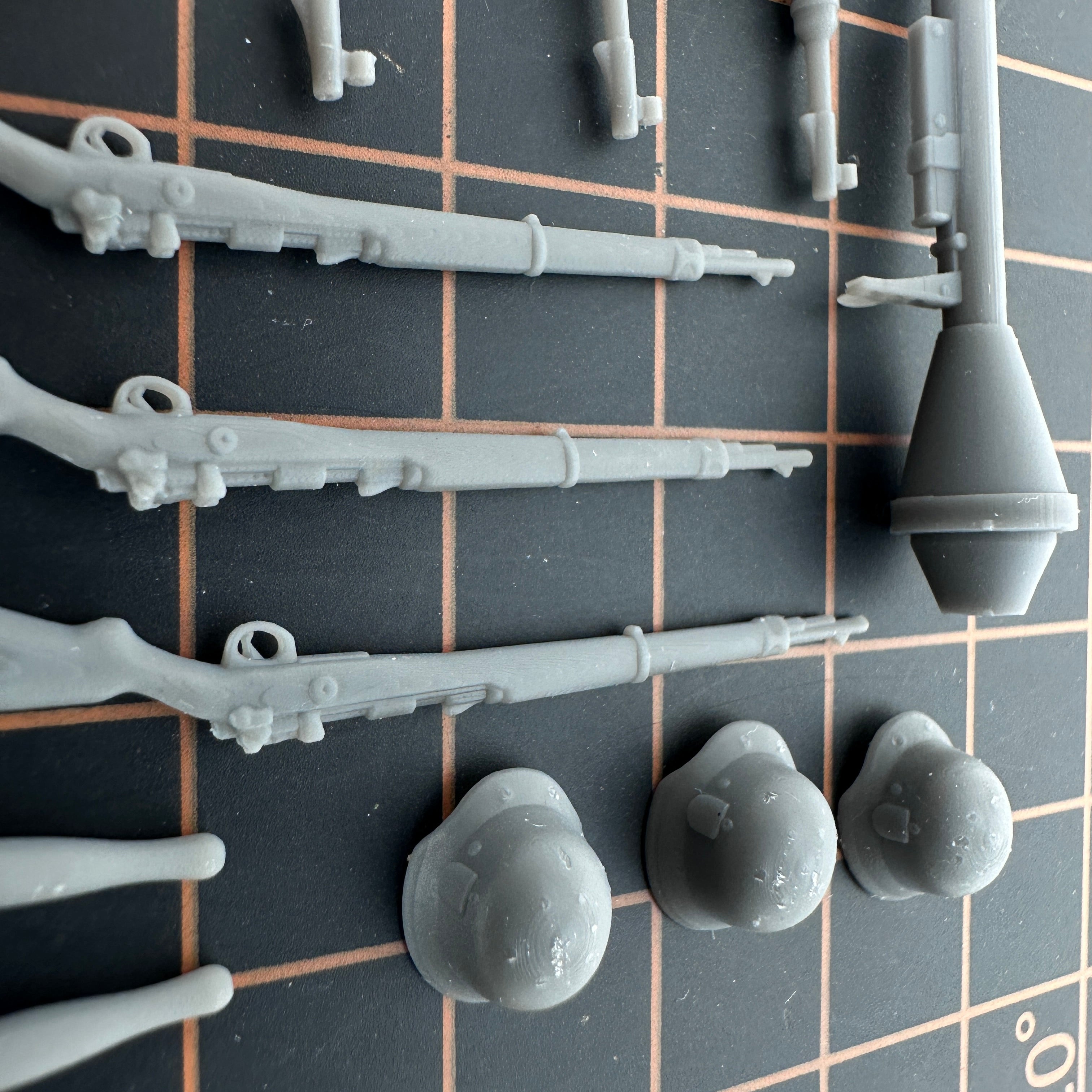 World War 2 Diorama Accessory 15 Piece Set