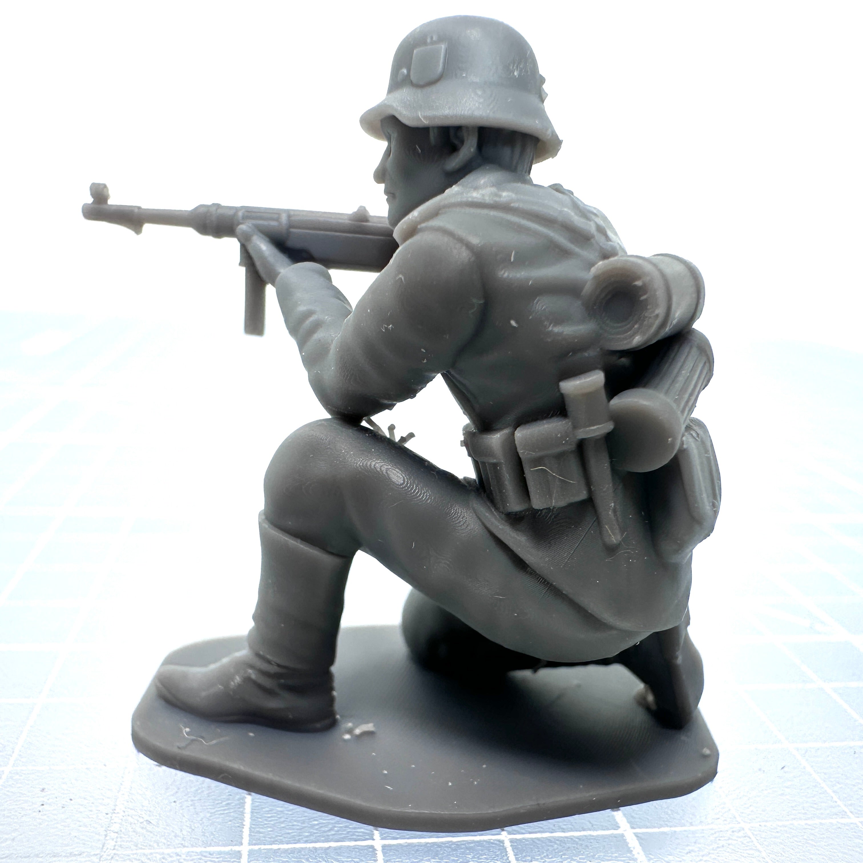 German Kneeling Shooting