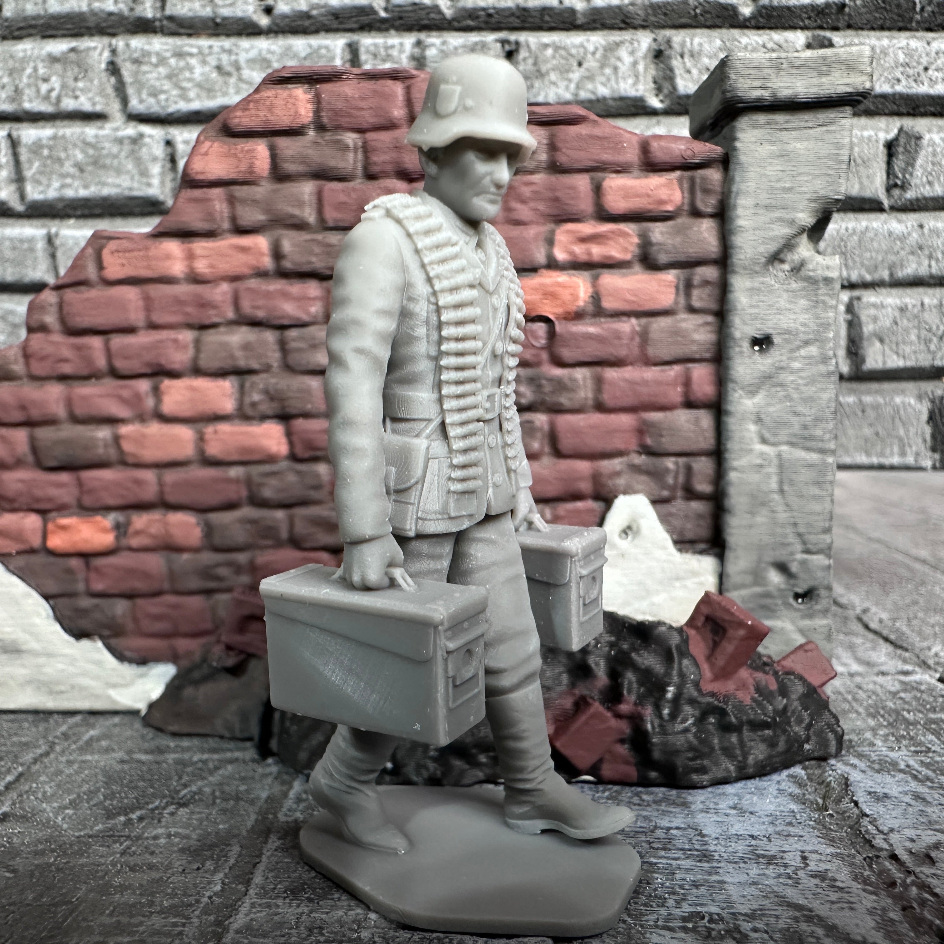 WW2 German Ammo Carrier Standing