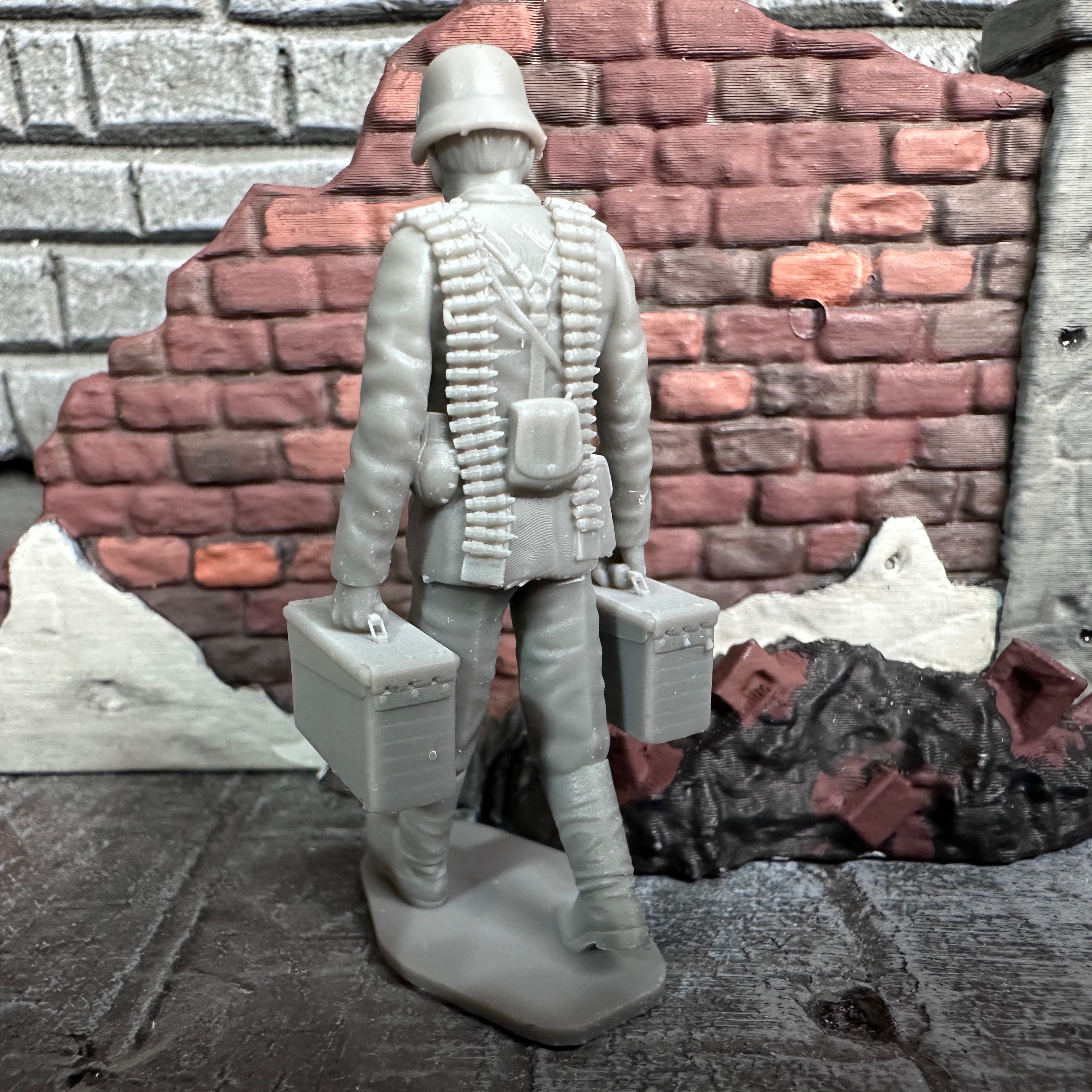 WW2 German Ammo Carrier Standing