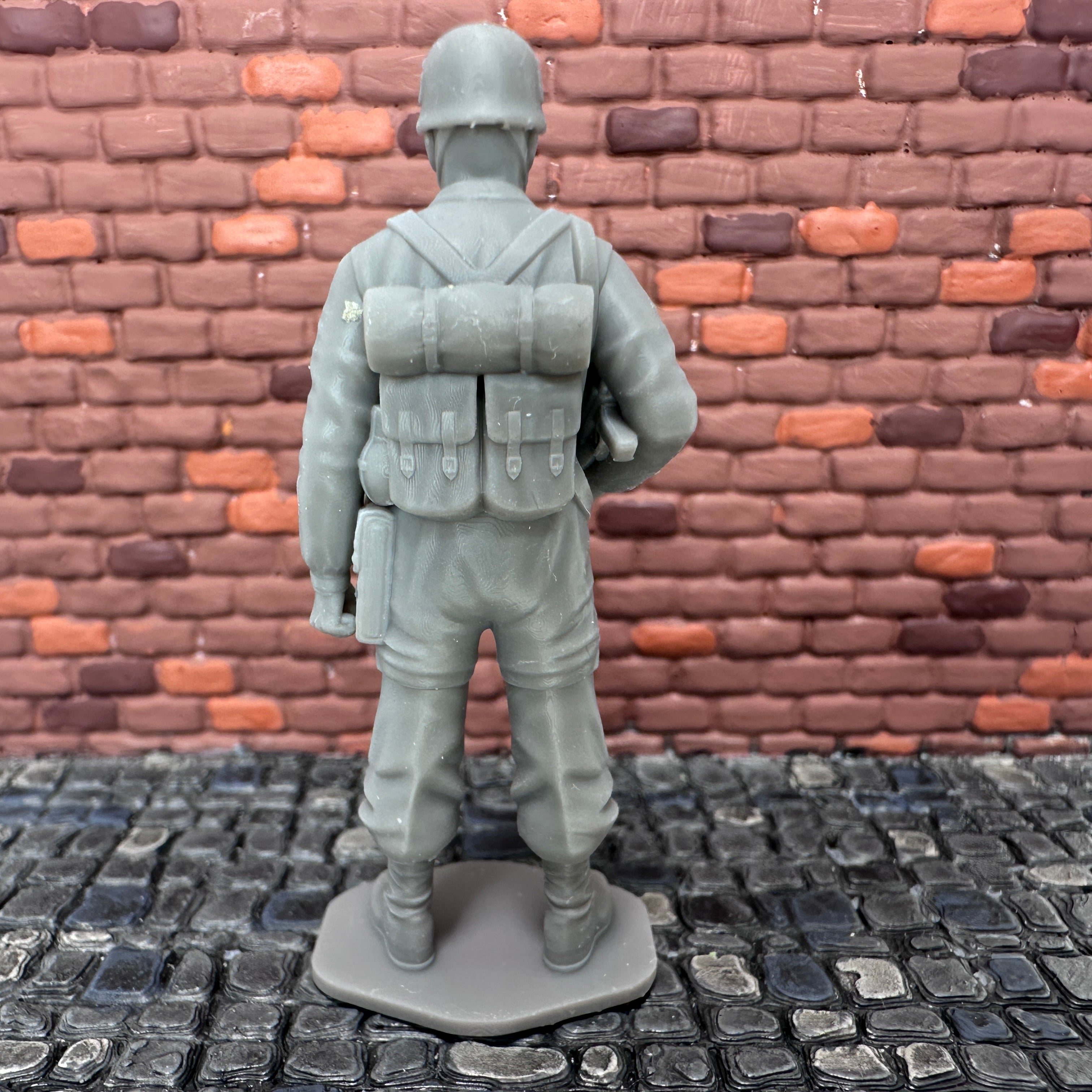 WW2 German Paratrooper Toy Soldier 1/32 Scale