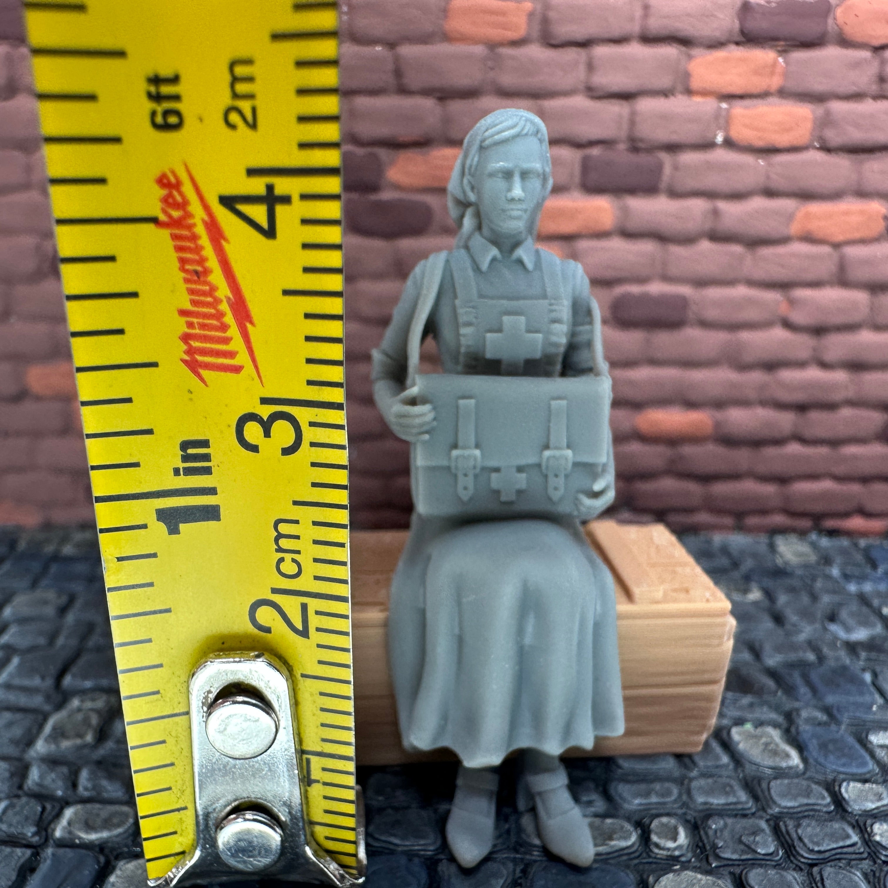 WW2 Allies Nurse Sitting 1/32 Scale Wargame Figure