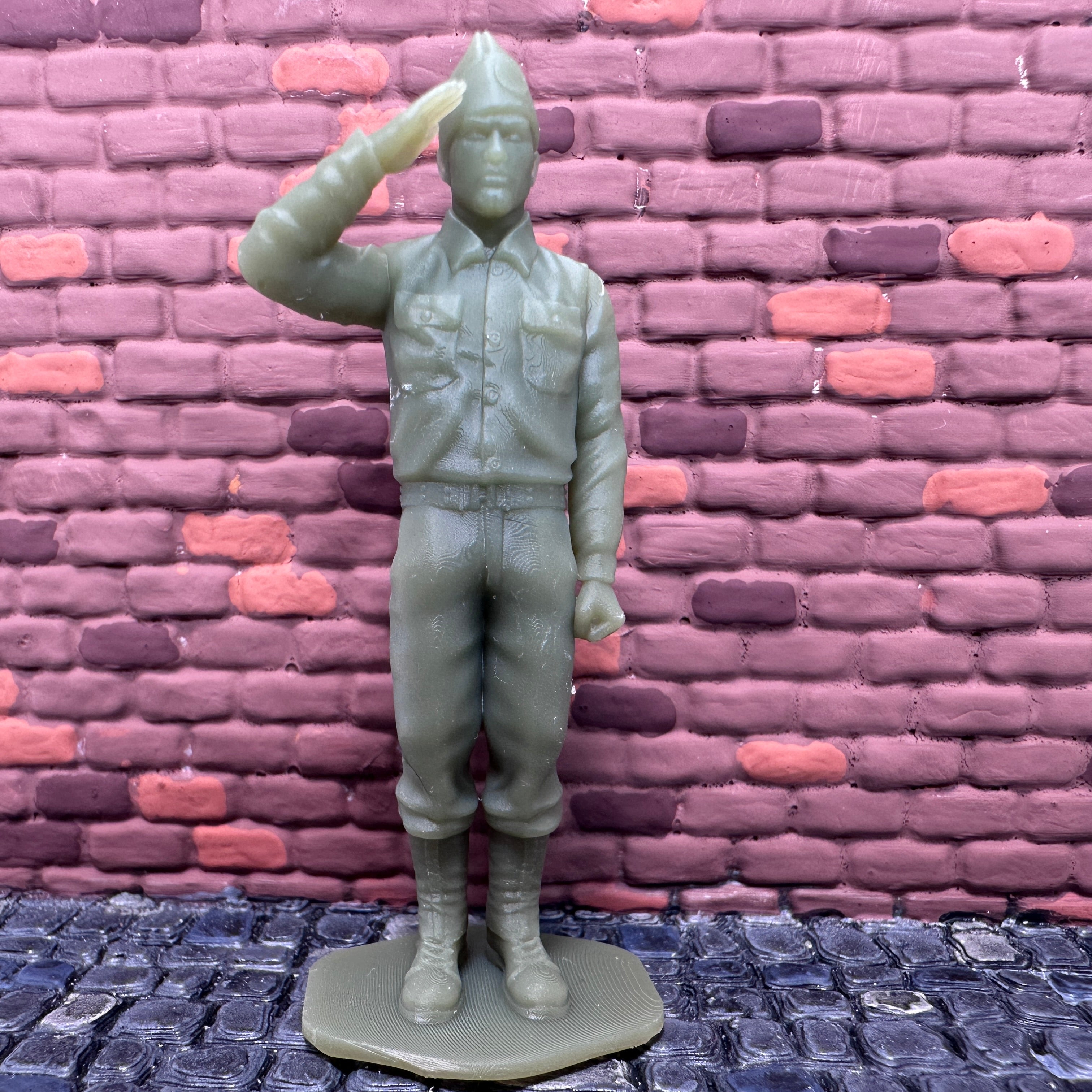 WW2 American Garrison Soldier Saluting 1/32 Scale Wargaming Figure