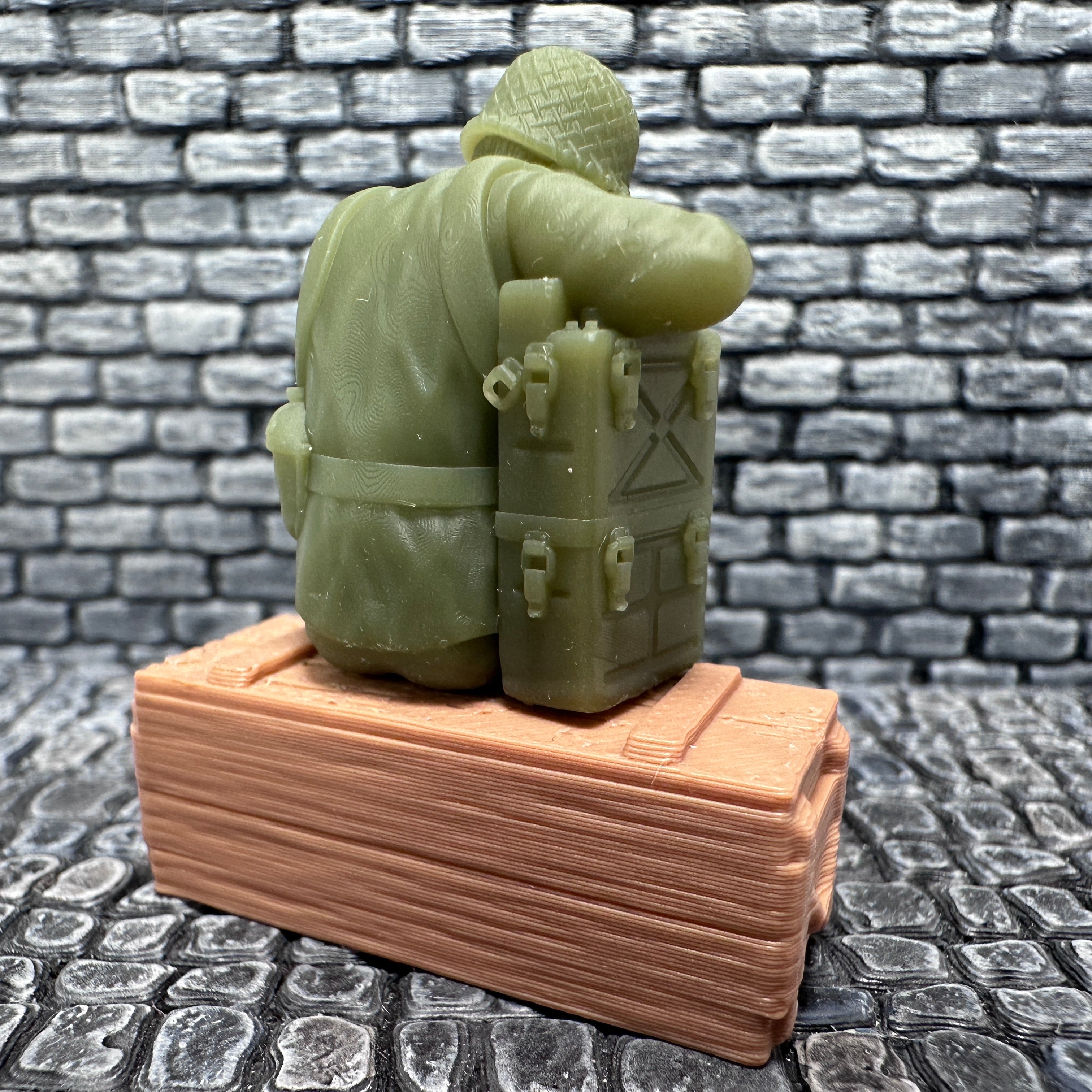 WW2 American RTO Sitting Radio Operator 1/32 Scale Toy Soldier Wargaming Figure