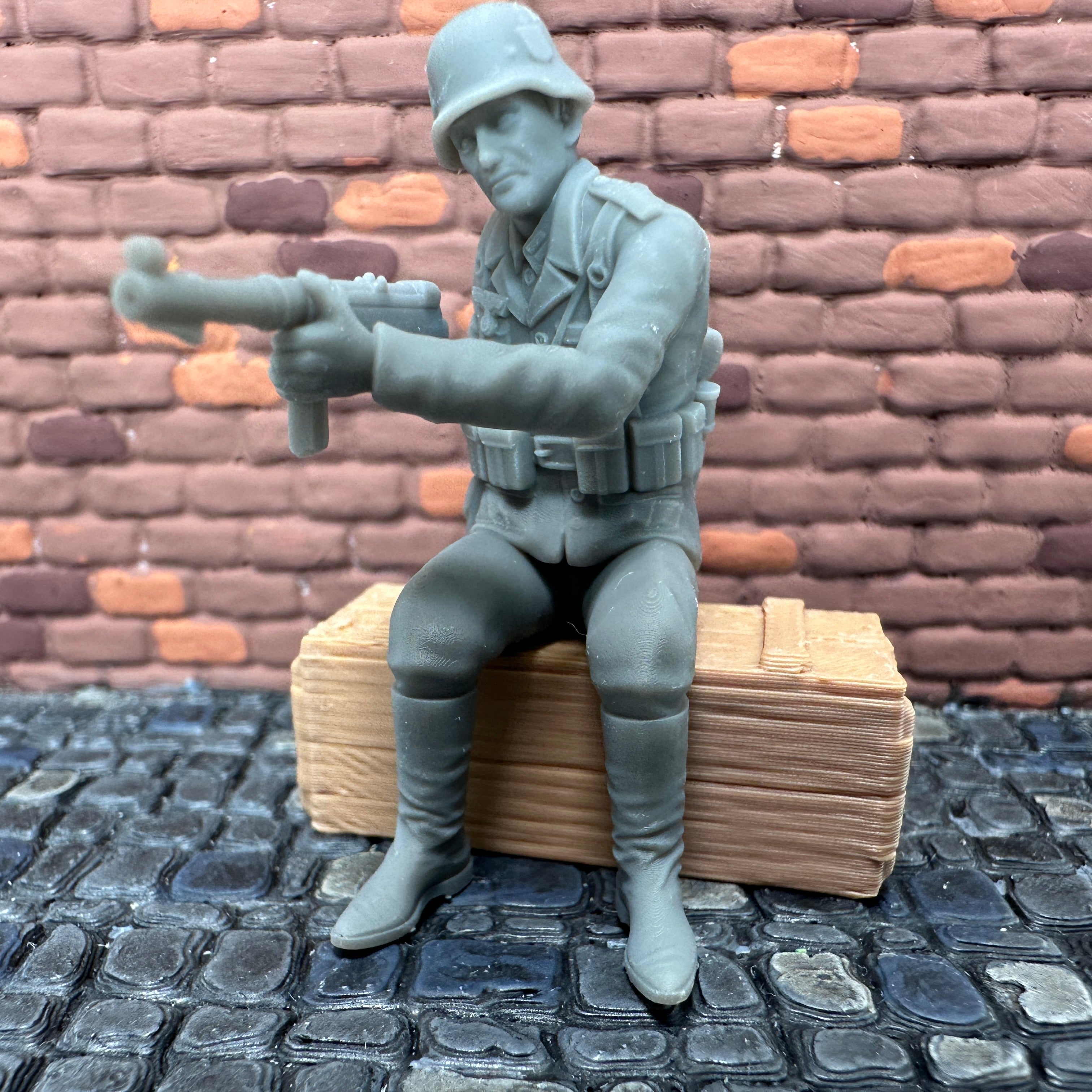 WW2 German Sitting Shooting 1/32 Toy Soldier Wargaming Figure