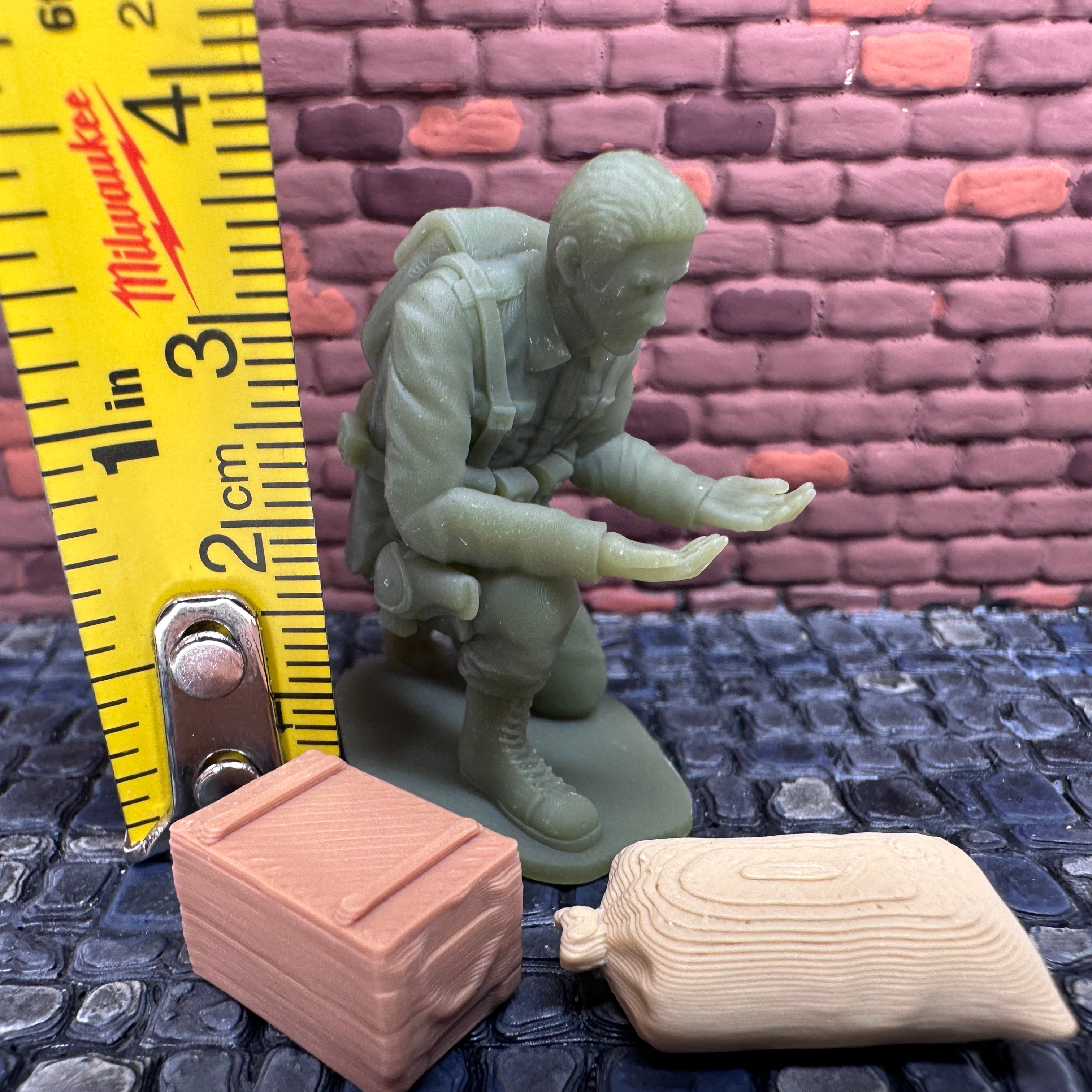 WW2 American Kneeling Loading 1/32 Scale Toy Soldier Wargaming Figure