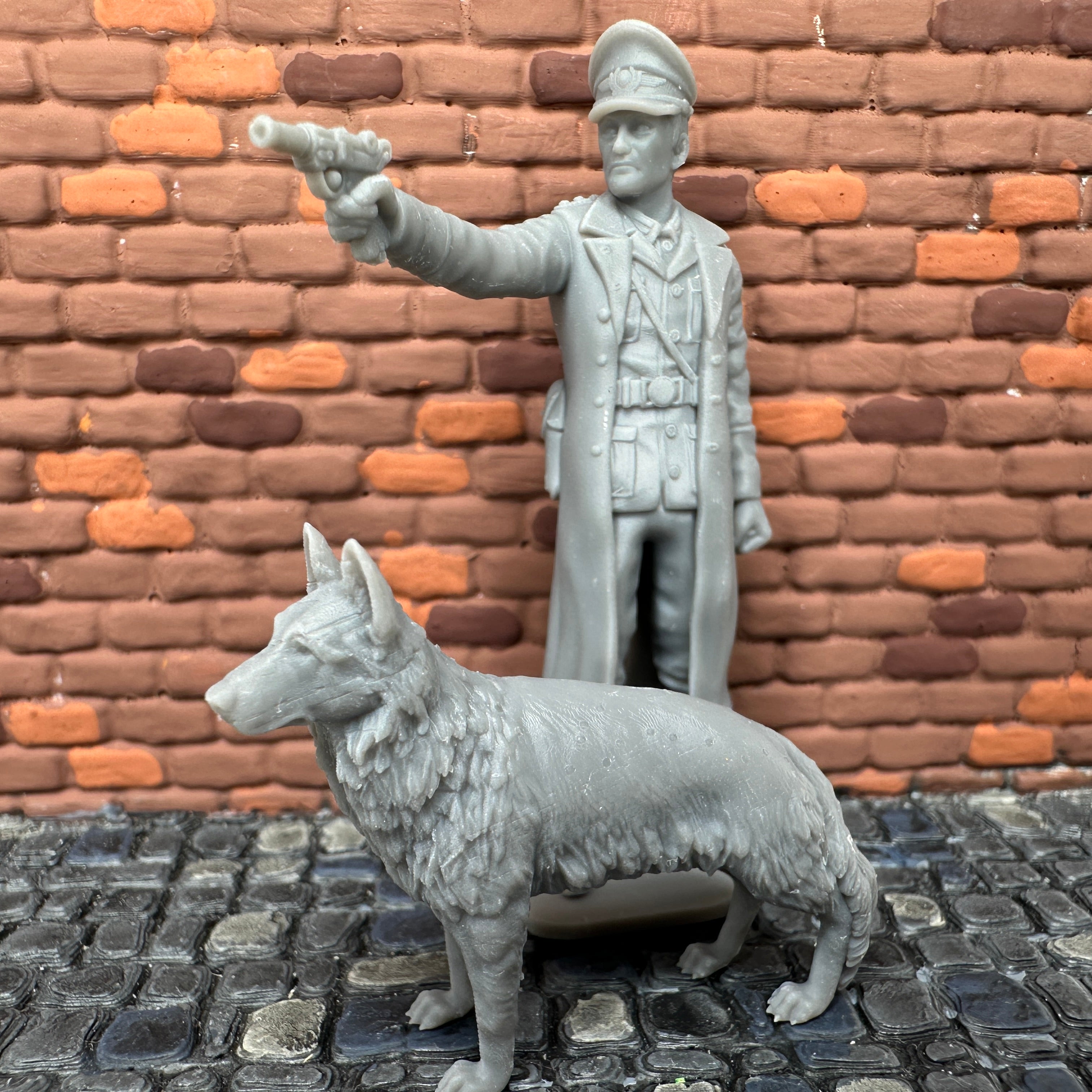 German Officer Shooting Luger with Dog 1/32 Scale Toy Soldier Wargaming Figure