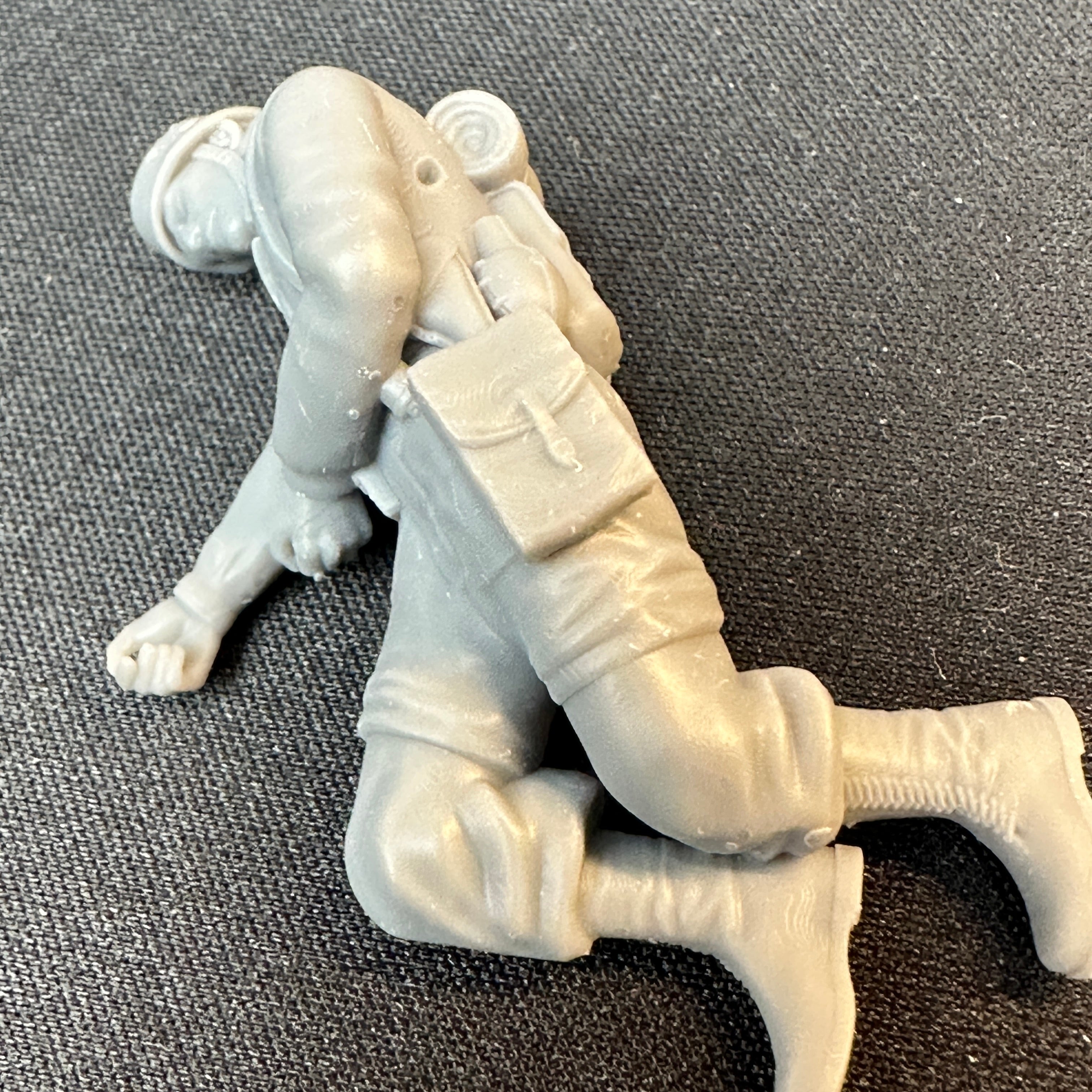 WW2 German Paratrooper Casualty Dead Toy Soldier 1/32 Scale Wargaming Figure