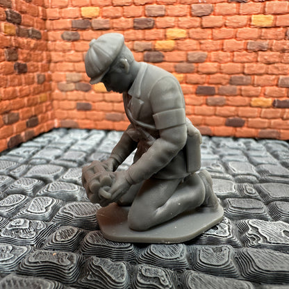 WW2 French Partisan with Dynamite Saboteur 1/32 Scale Toy Soldier Wargaming Figure