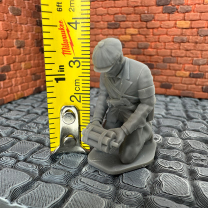 WW2 French Partisan with Dynamite Saboteur 1/32 Scale Toy Soldier Wargaming Figure