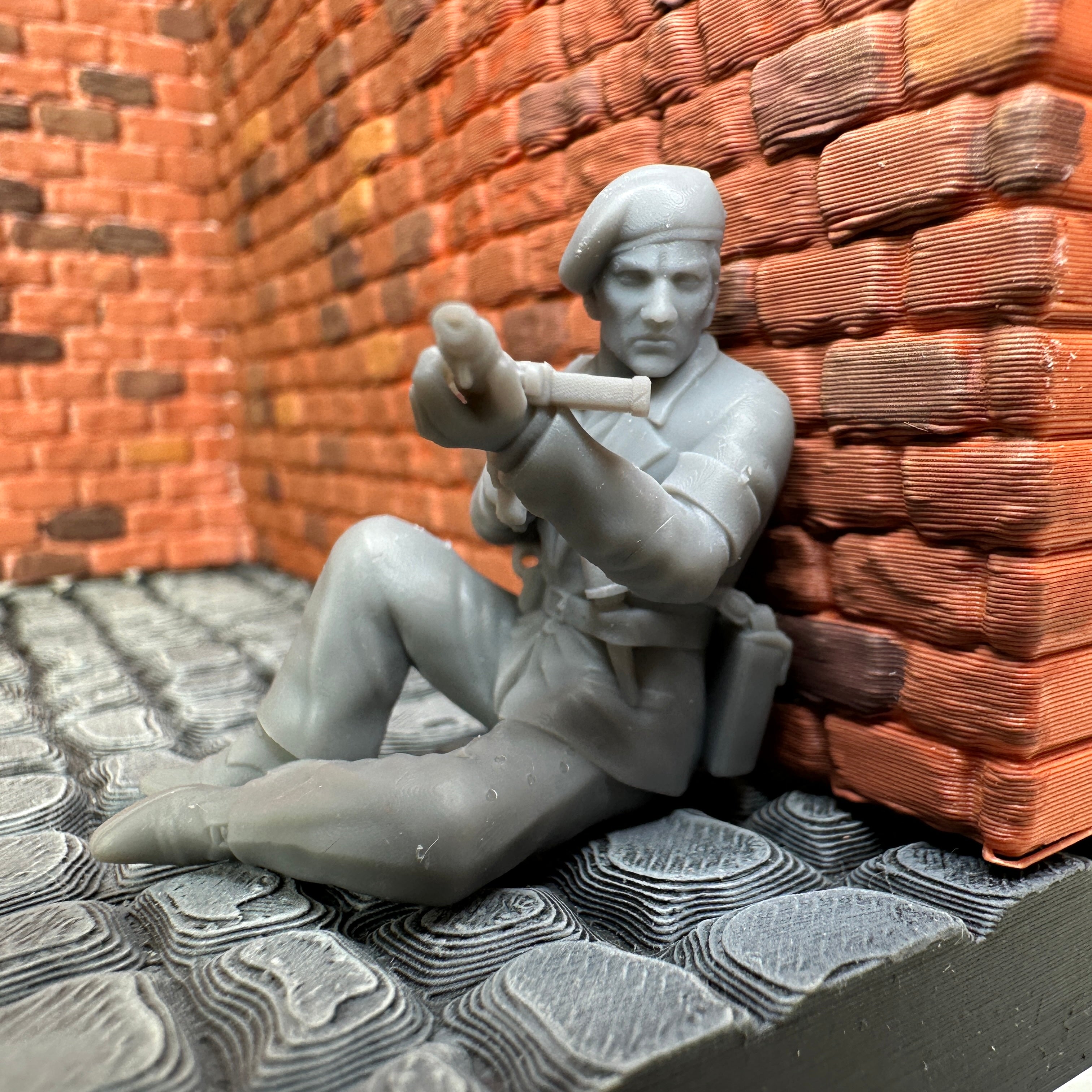 WW2 French Partisan Taking Cover 1/32 Scale Toy Soldier Wargaming Figure