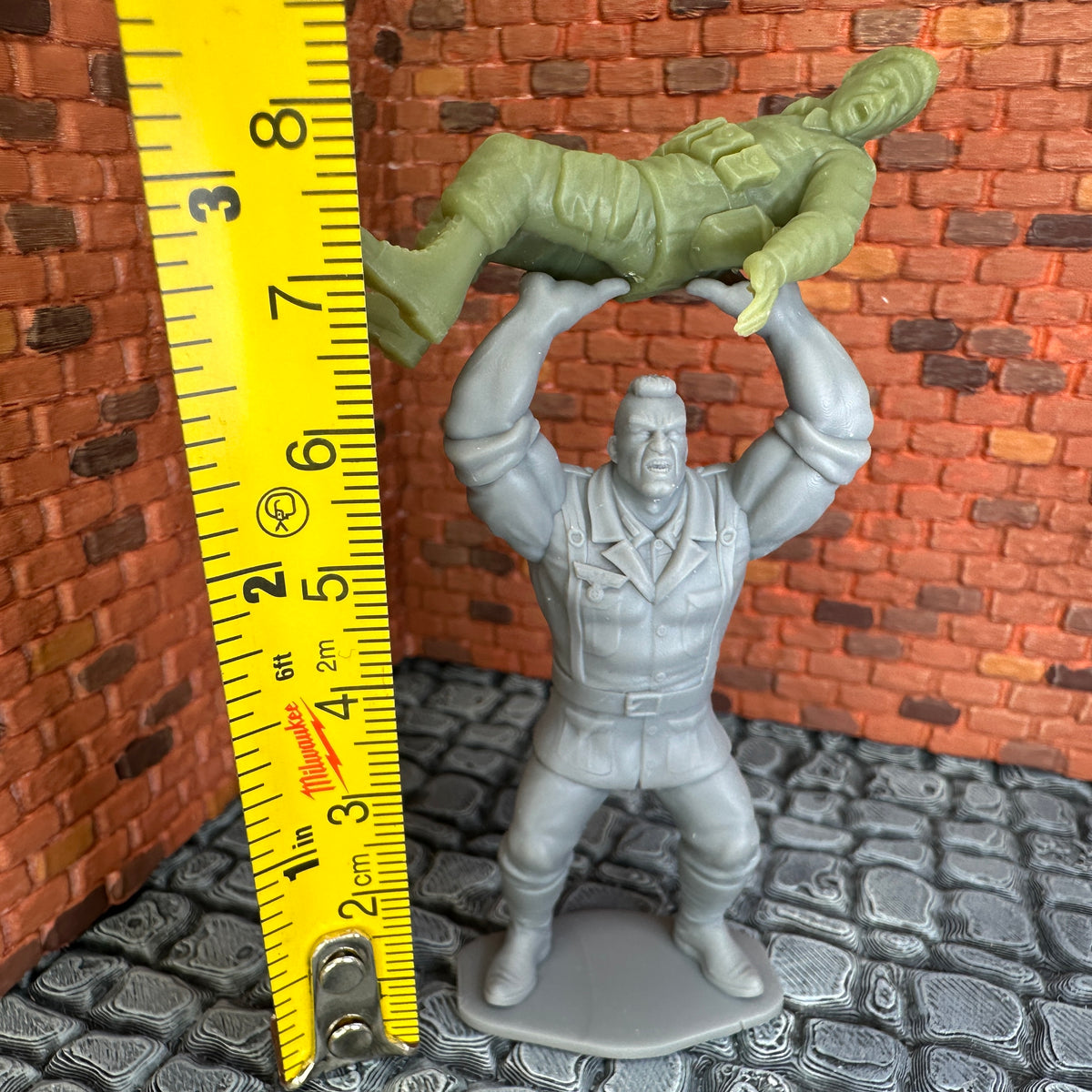 WW2 German Das Biest Throwing American Toy Soldier 1/32 Scale Military Wargaming Figure