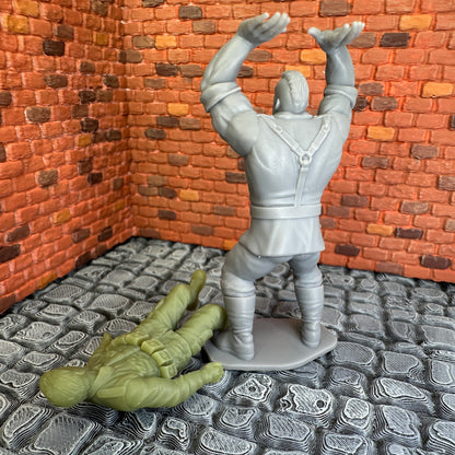 WW2 German Das Biest Throwing American Toy Soldier 1/32 Scale Military Wargaming Figure