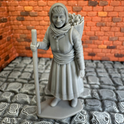 World War Civilian Old Woman Forager 1/32 Scale Toy Soldier Wargaming Figure