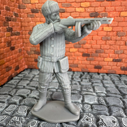 WW2 Soviet Partisan Shooting 1/32 Scale Toy Soldier Wargaming Figure