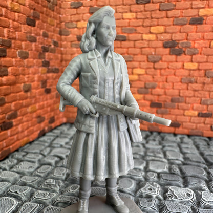 WW2 Female French Resistance Fighter 1/32 Scale Toy Soldier Wargaming Figure