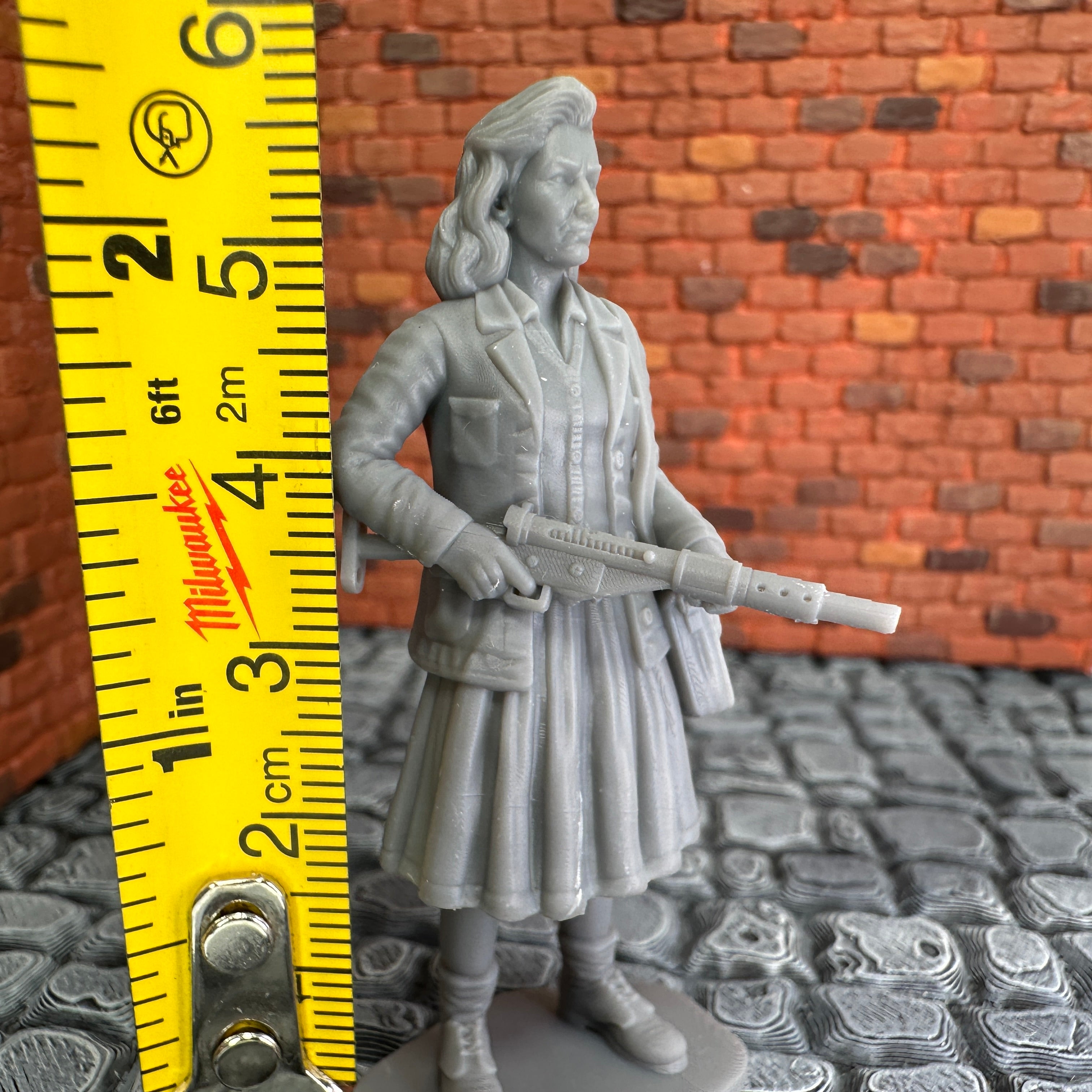 WW2 Female French Resistance Fighter 1/32 Scale Toy Soldier Wargaming Figure