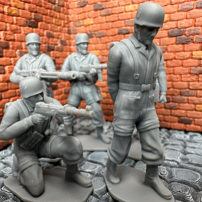 WW2 German Paratrooper Set 2 Toy Soldier 1/32 Scale Wargaming Figures