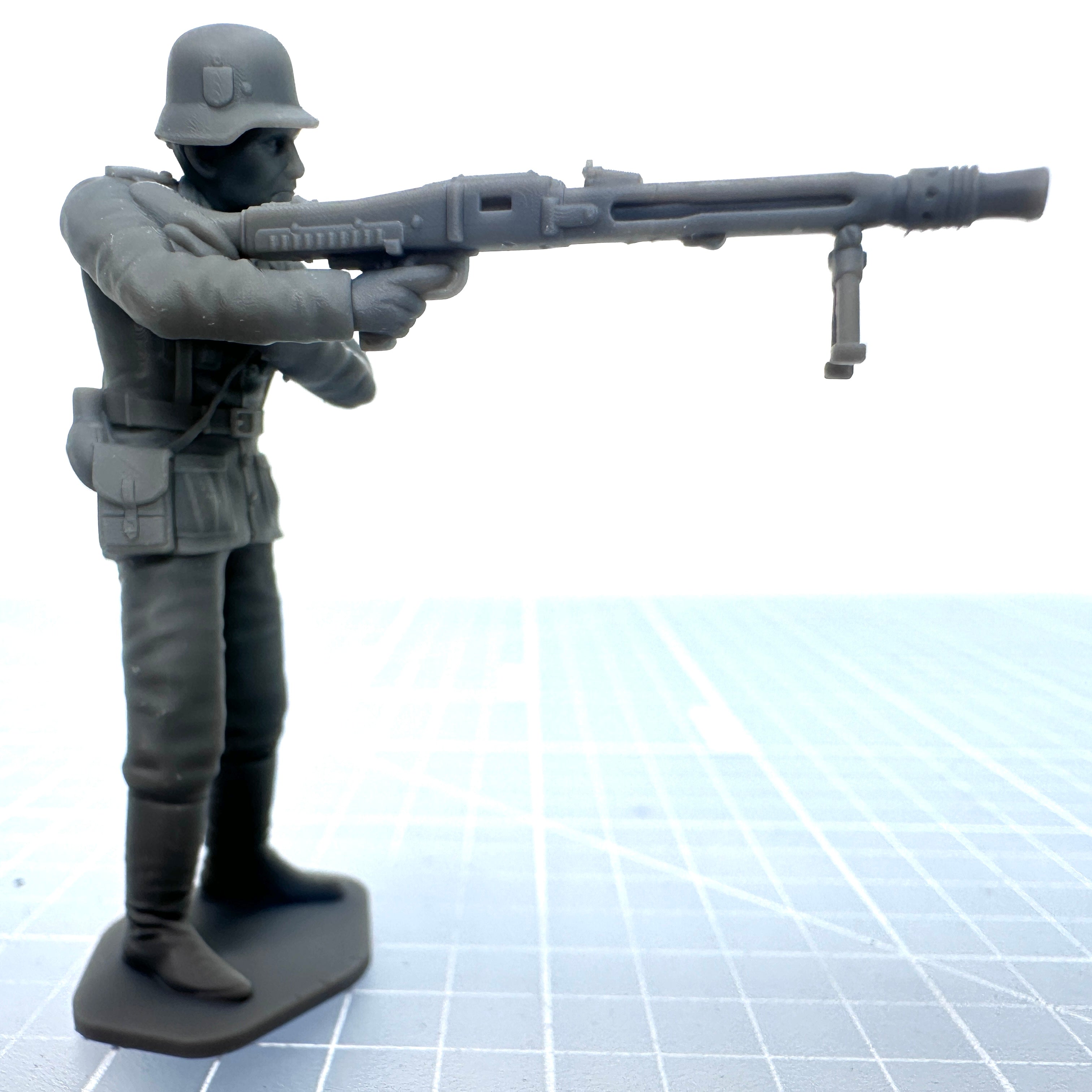 German Standing MG42