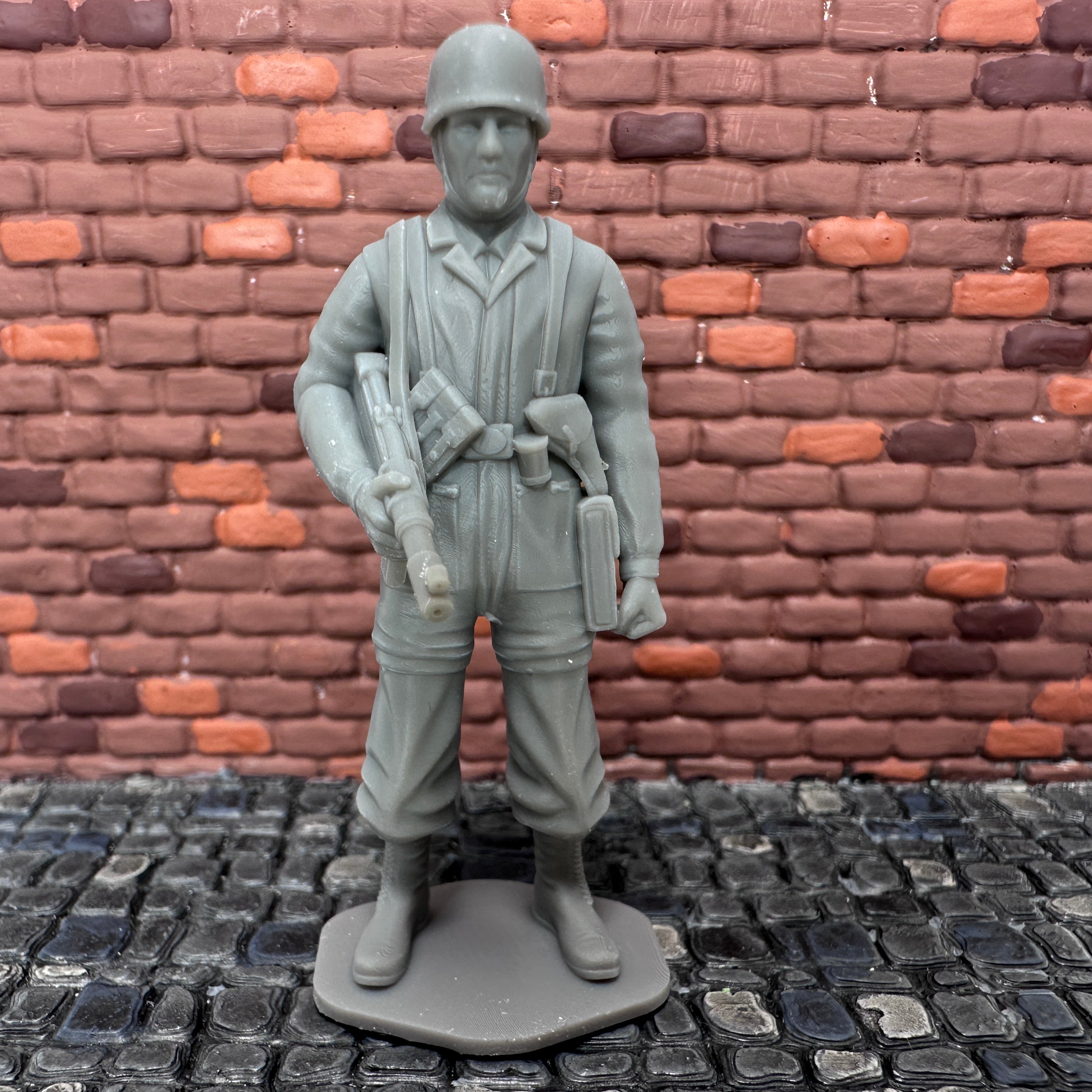 WW2 German Paratrooper Toy Soldier 1/32 Scale