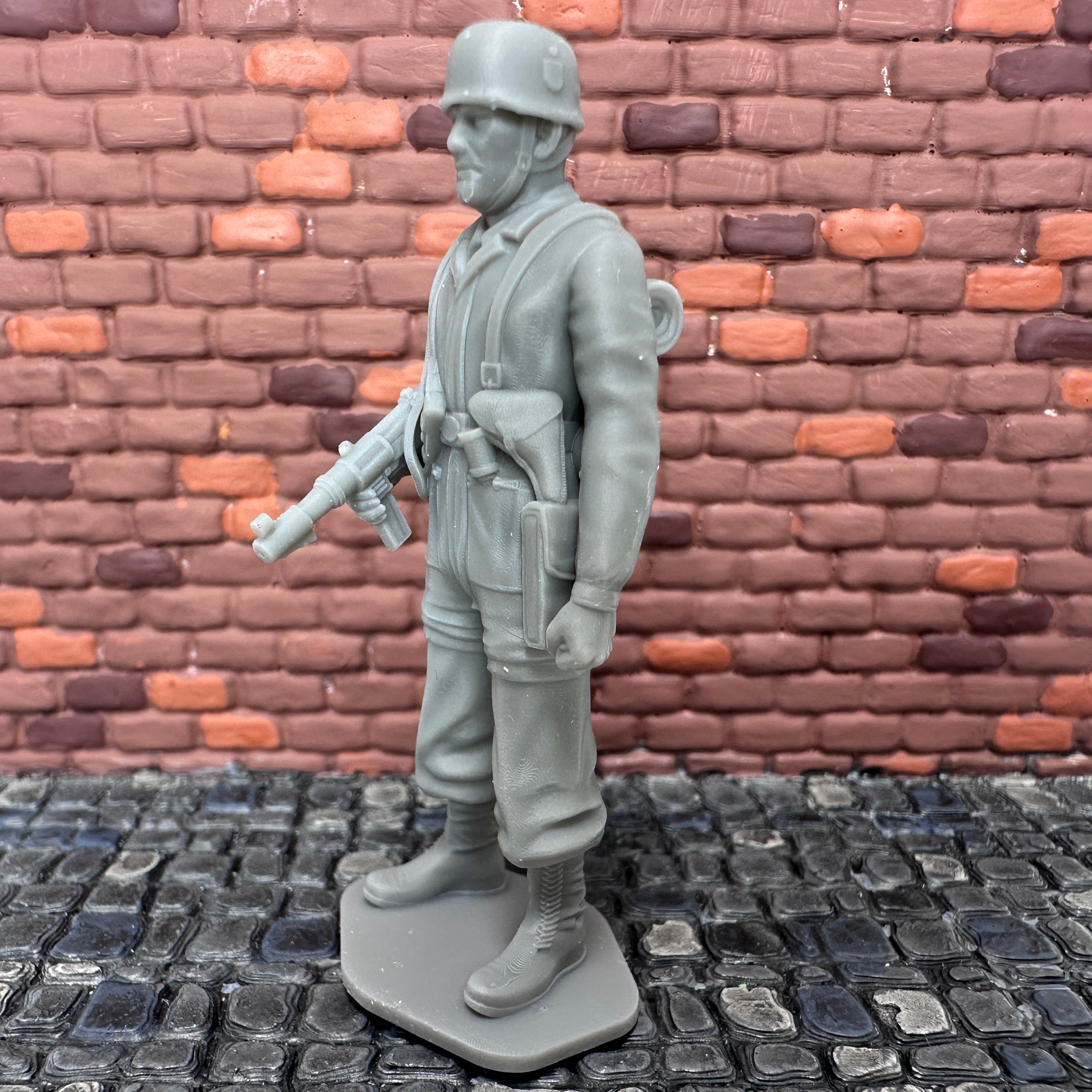 WW2 German Paratrooper Toy Soldier 1/32 Scale