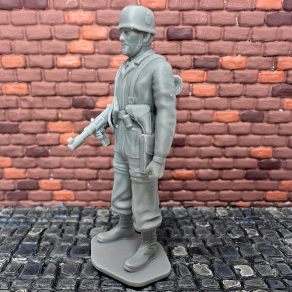 WW2 German Paratrooper Toy Soldier 1/32 Scale