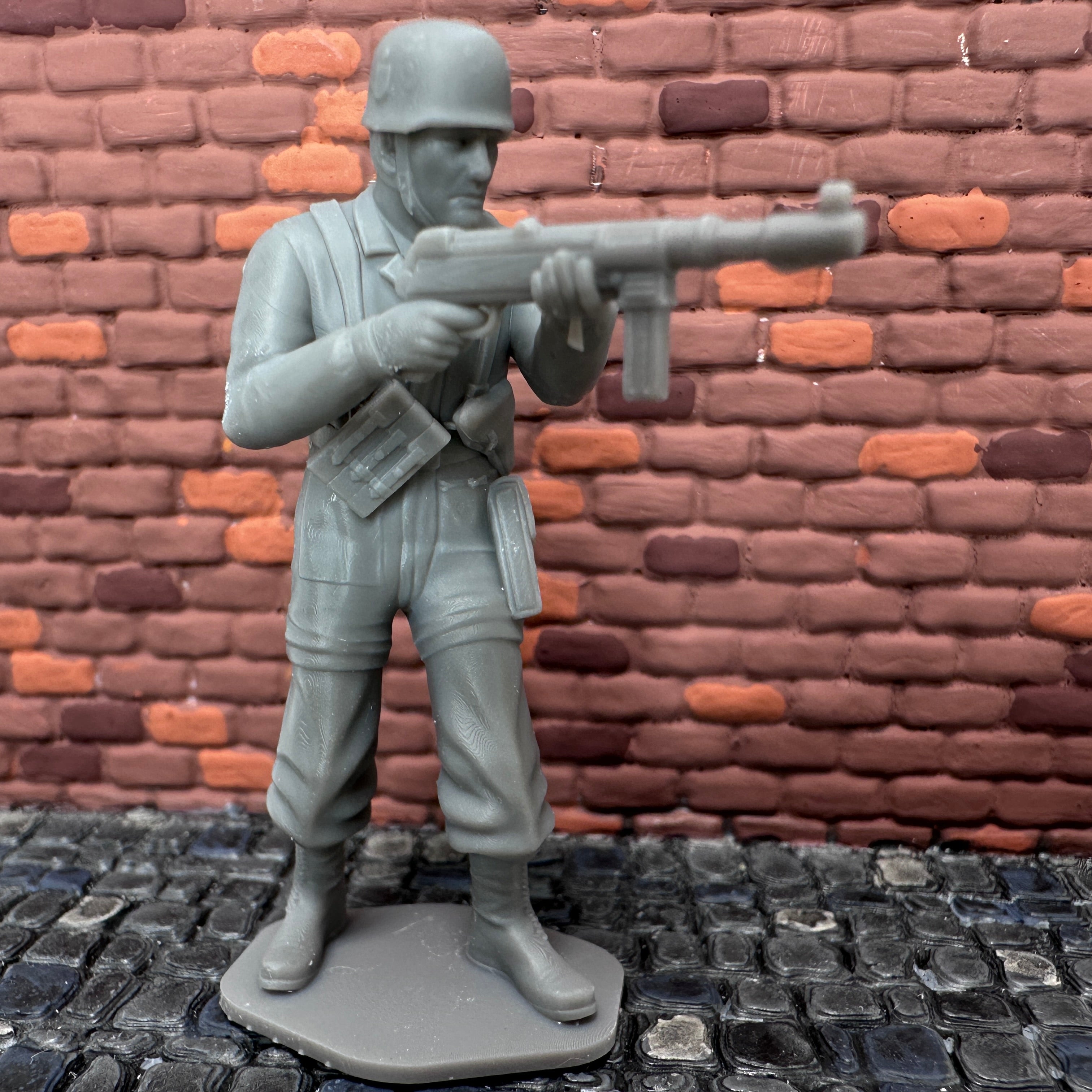 WW2 German Paratrooper Shooting Toy Soldier 1/32 Scale