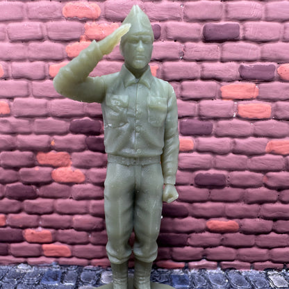 WW2 American Garrison Soldier Saluting 1/32 Scale Wargaming Figure