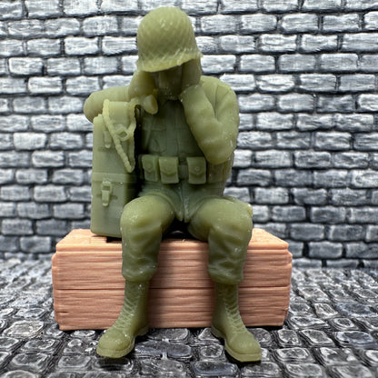 WW2 American RTO Sitting Radio Operator 1/32 Scale Toy Soldier Wargaming Figure