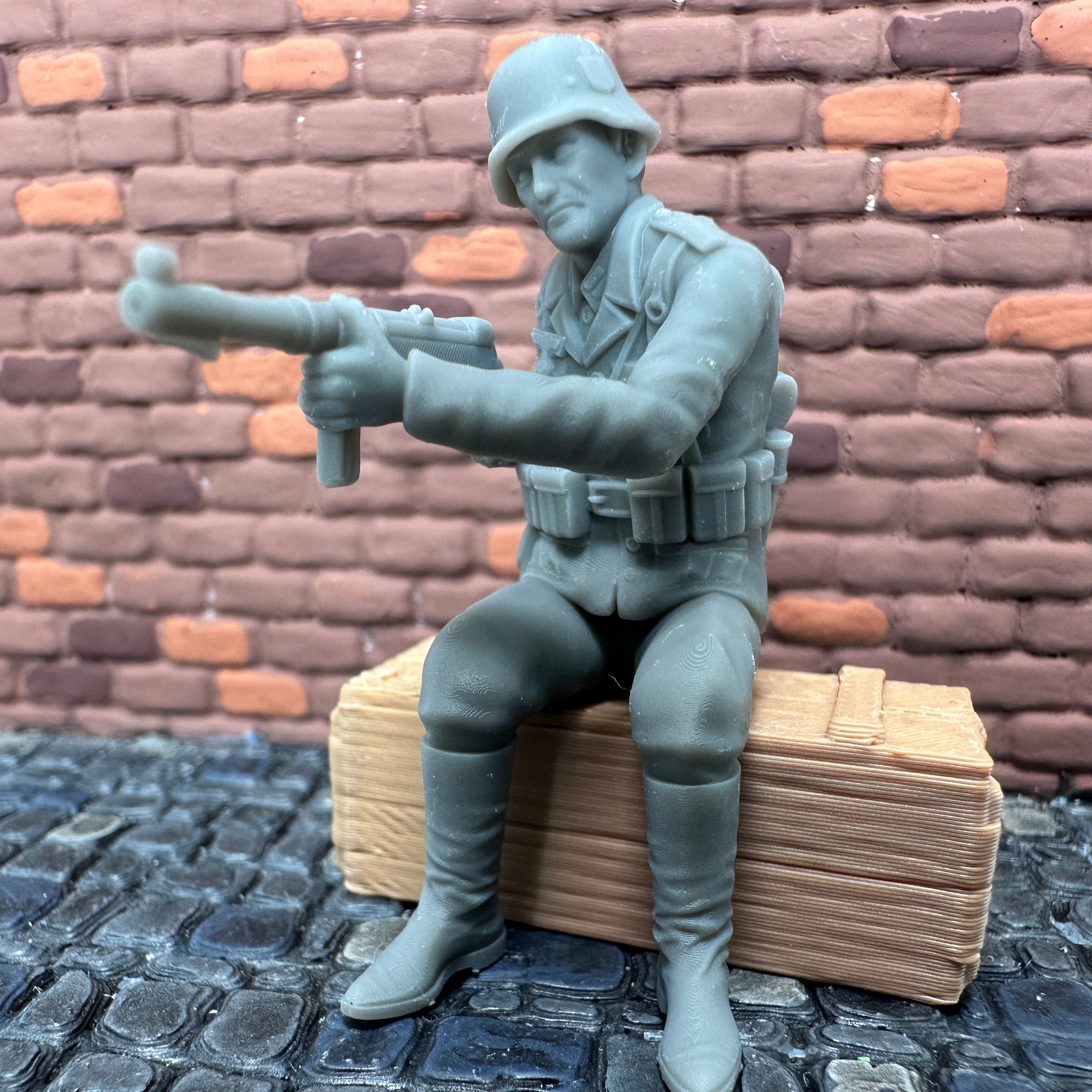WW2 German Sitting Shooting 1/32 Toy Soldier Wargaming Figure