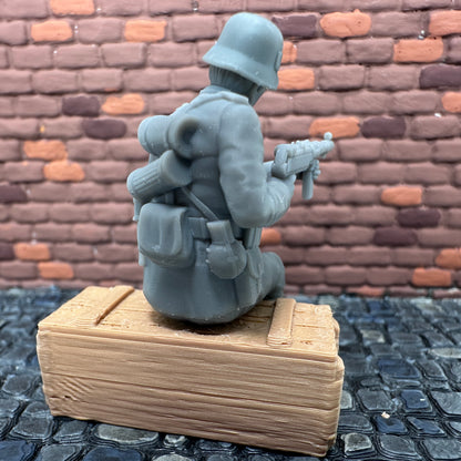 WW2 German Sitting Shooting 1/32 Toy Soldier Wargaming Figure