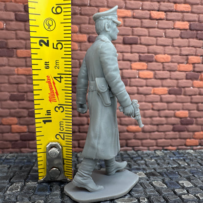 German Officer Walking 1/32 Scale Toy Soldier Wargaming Figure