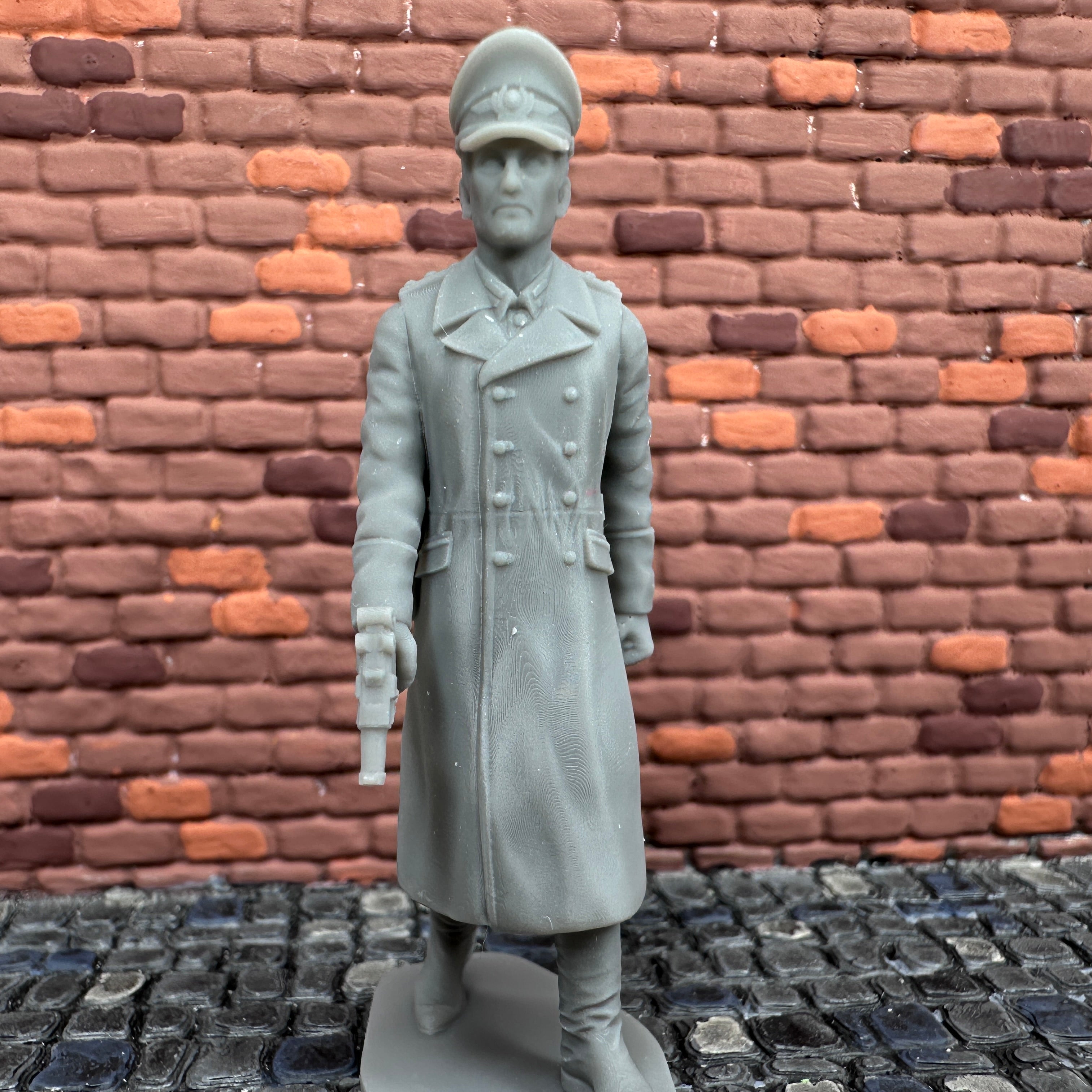 German Officer Walking 1/32 Scale Toy Soldier Wargaming Figure