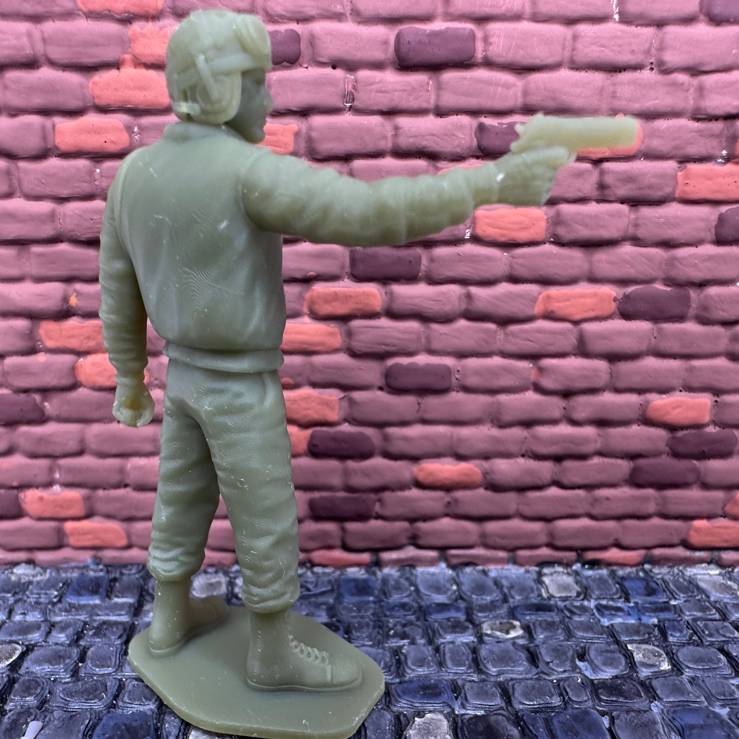 WW2 American Tanker Shooting Pistol 1/32 Scale Toy Soldier Wargaming Figure