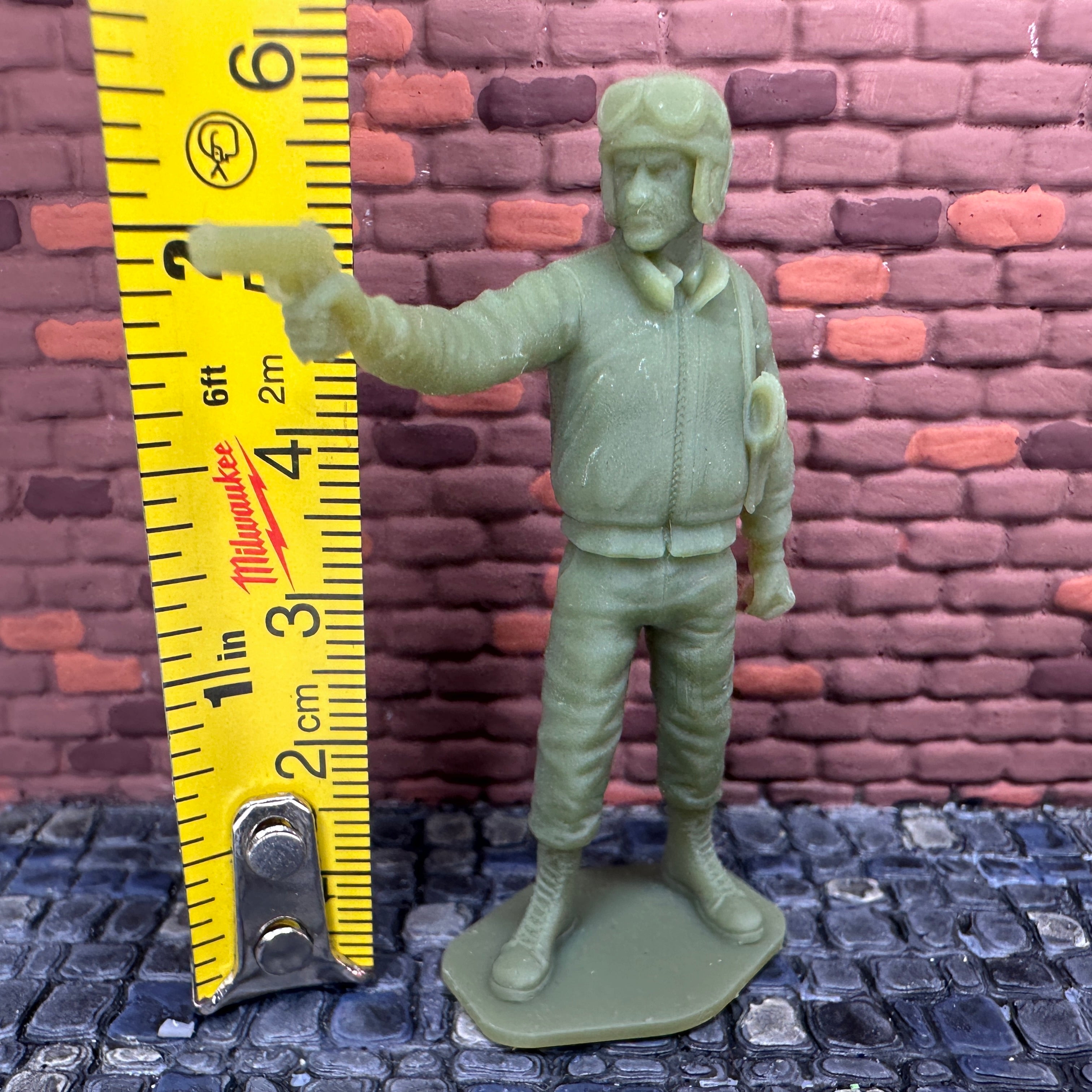 WW2 American Tanker Shooting Pistol 1/32 Scale Toy Soldier Wargaming Figure