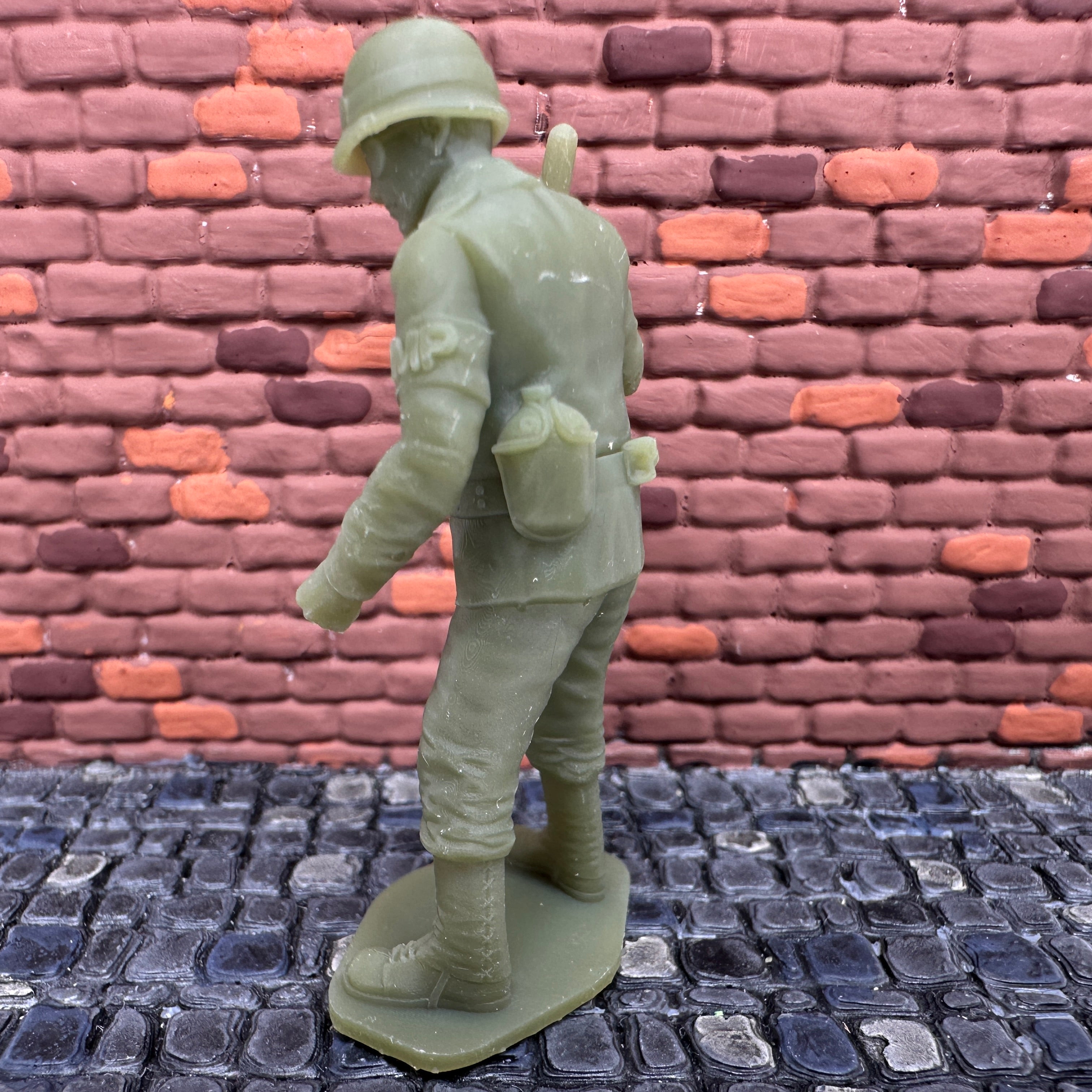 WW2 American MP Military Police Hitting with Baton 1/32 Scale Toy Soldier Wargaming Figure