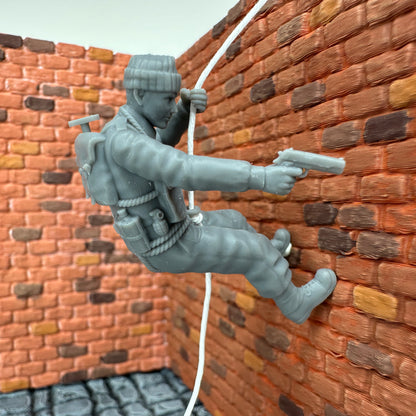 WW2 British Commando Raid Rappelling 1/32 Scale Toy Soldier Wargaming Figure