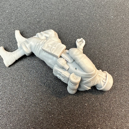 WW2 German Paratrooper Casualty Dead Toy Soldier 1/32 Scale Wargaming Figure